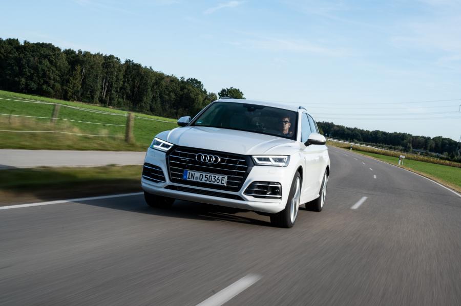  Audi Q5 55 TFSI e Quattro S-Line 2019 года  (WW) (фото 36 из 43)